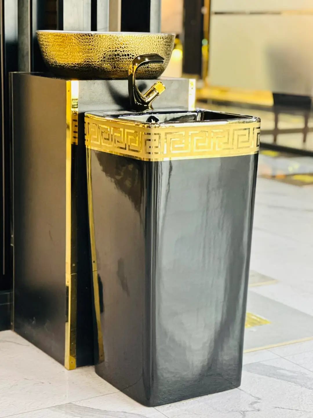 DECORATIVE DRUM BASIN Black Golden